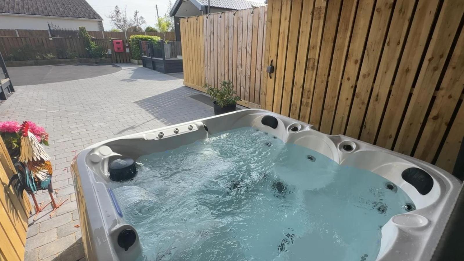 The Pods At Haulfryn Caravan Park Whitford 外观 照片